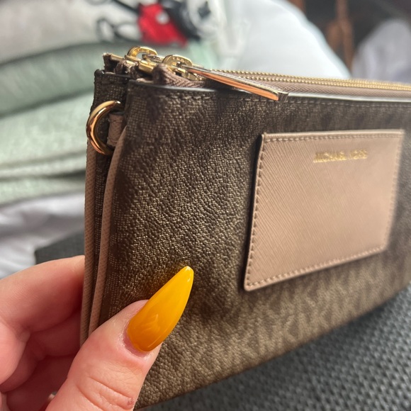 Michael kors zippered Brown and tan 2 zippered wallet/wristlet - Picture 7 of 16